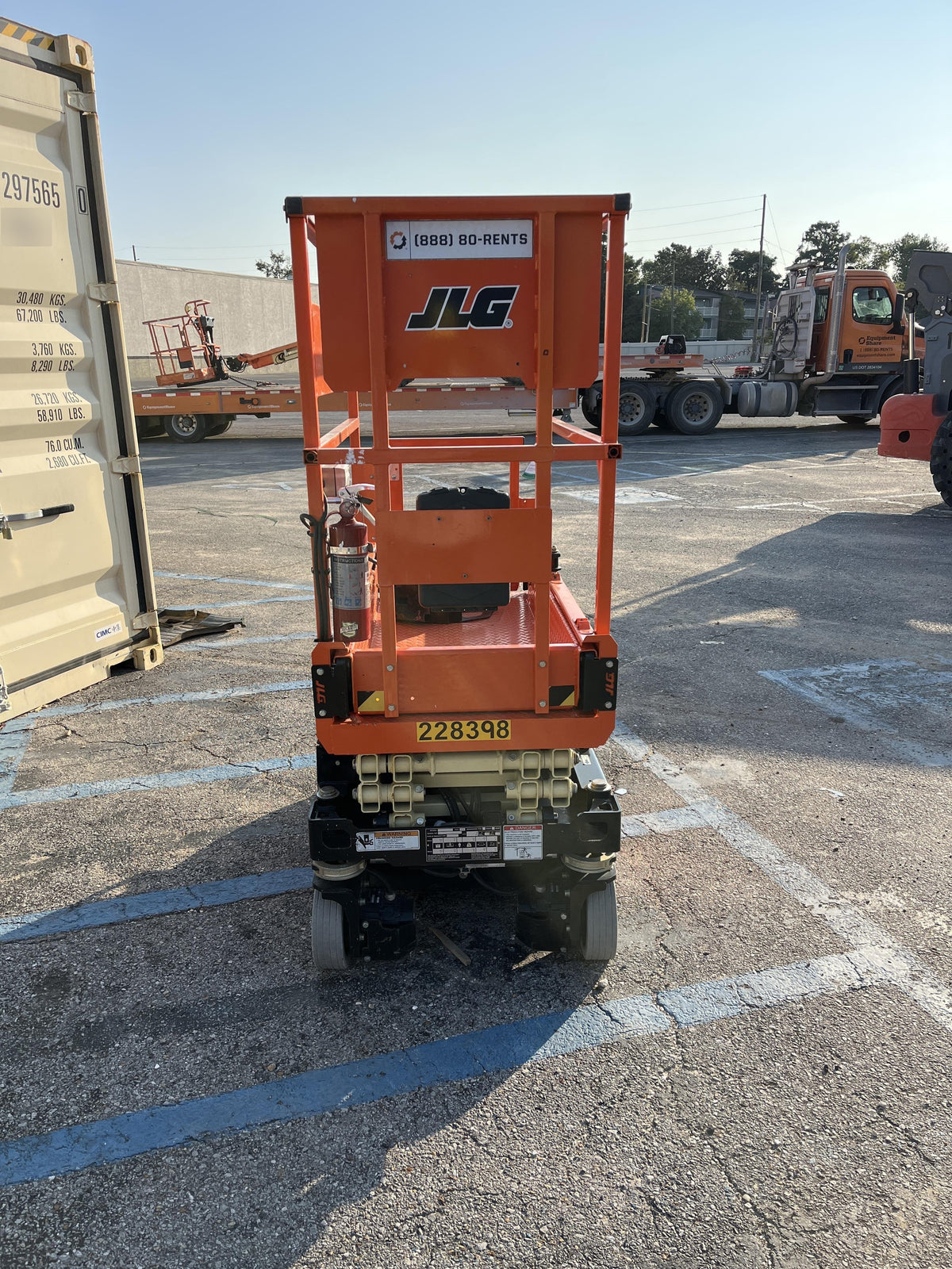 2022 JLG ES1330L