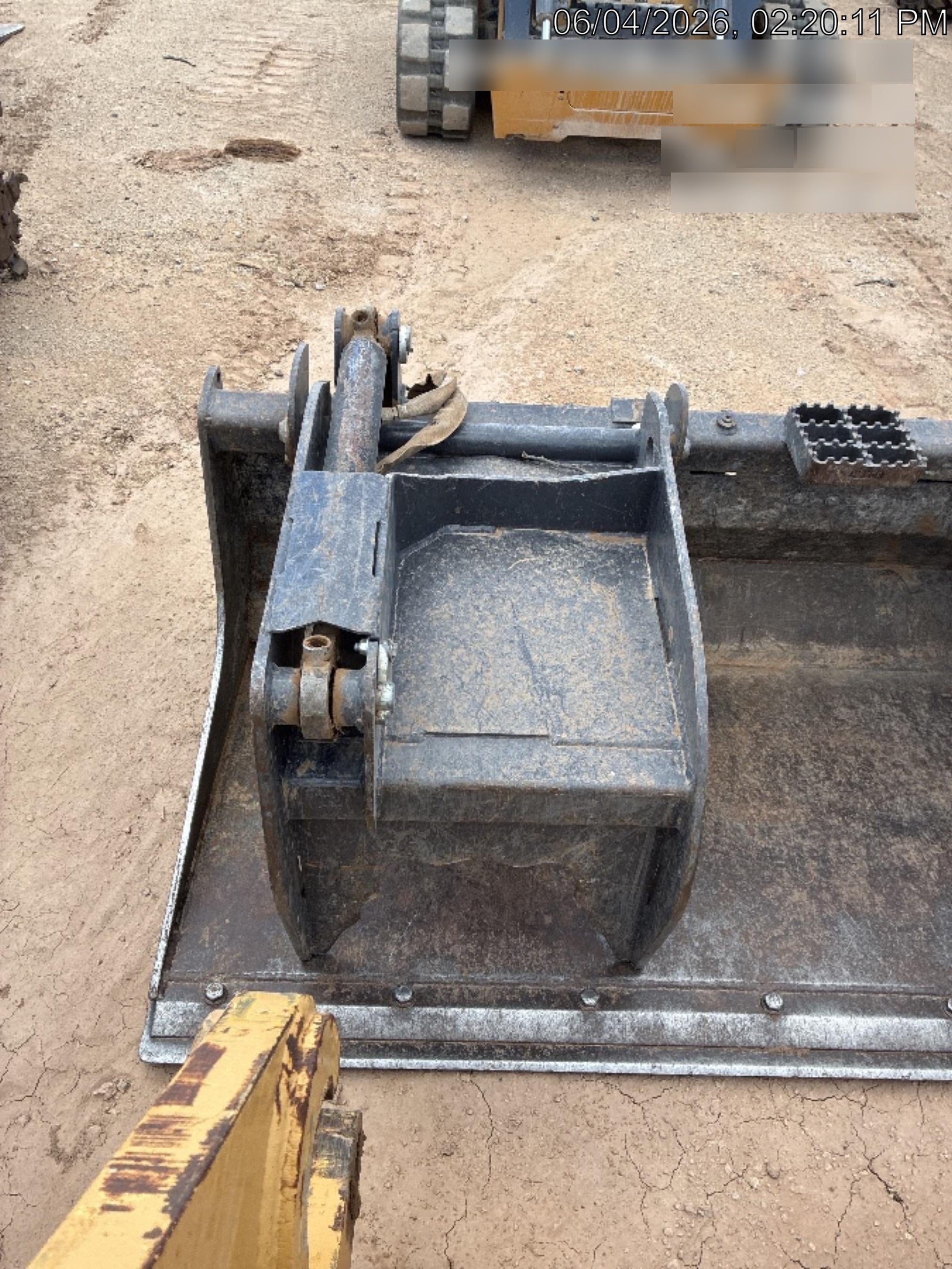 2019 PALADIN 76" Scrap Grapple Bucket - Paladin