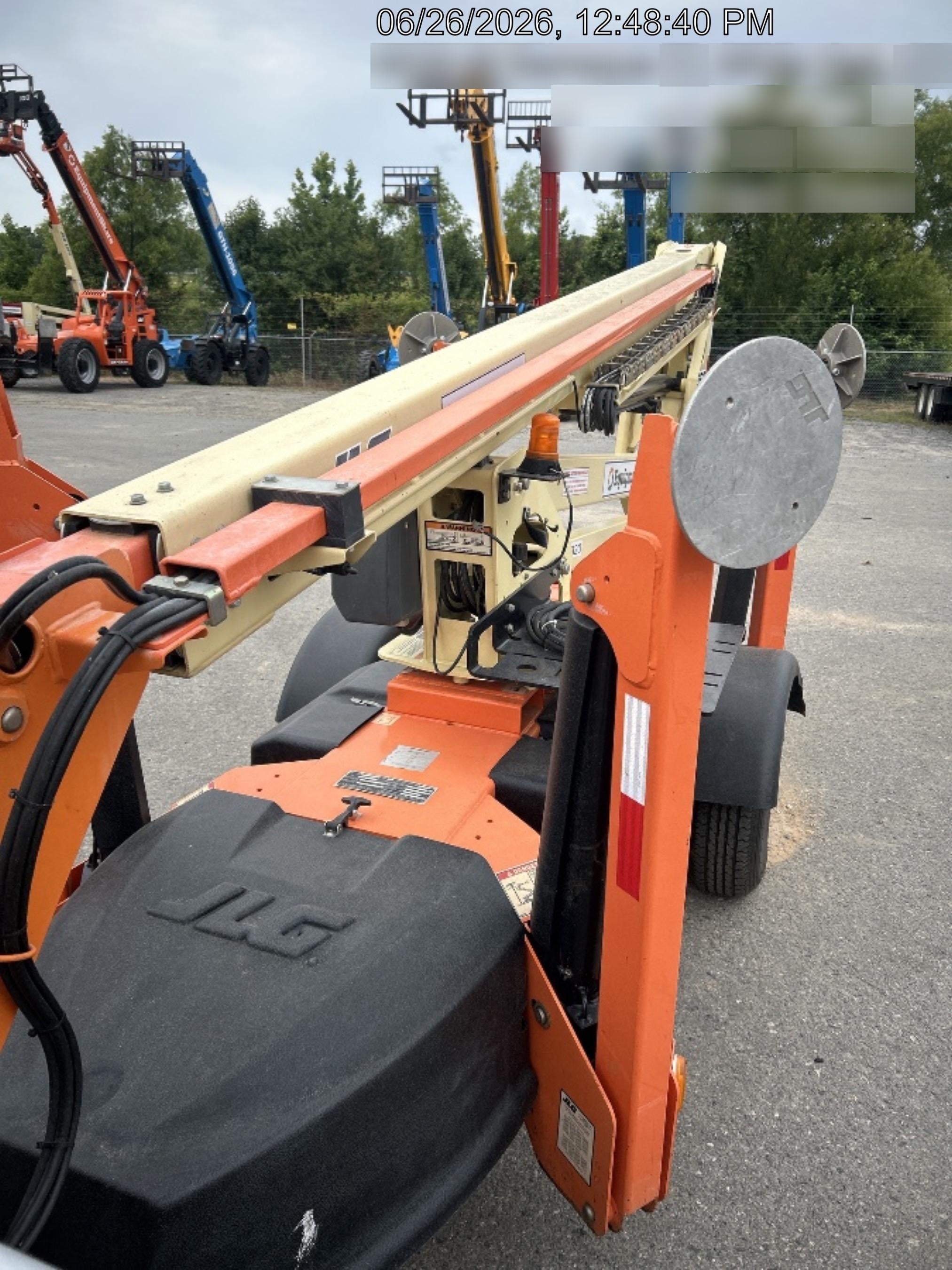 2022 JLG T350