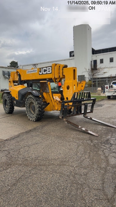 2019 JCB 512-56 Cab/Heat/Air, 109 HP, Solid Tires, STD Worklight, Beacon, Aux Hydraulics, Lifting Eye, Back up Alarm w/66" Carriage/60" Forks