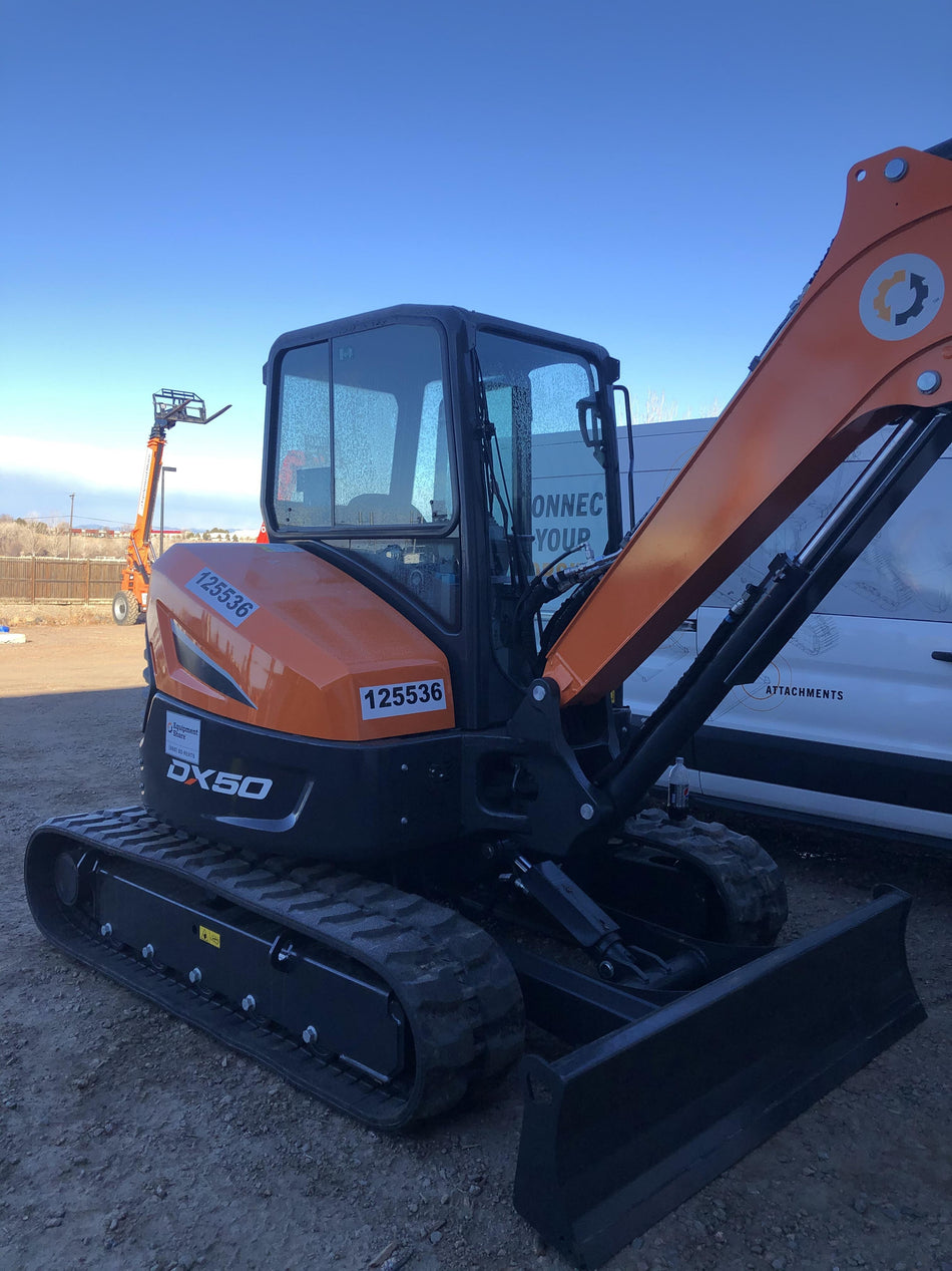 2021 DOOSAN DX50-5