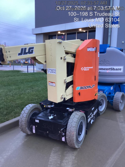 2025 JLG E300AJP