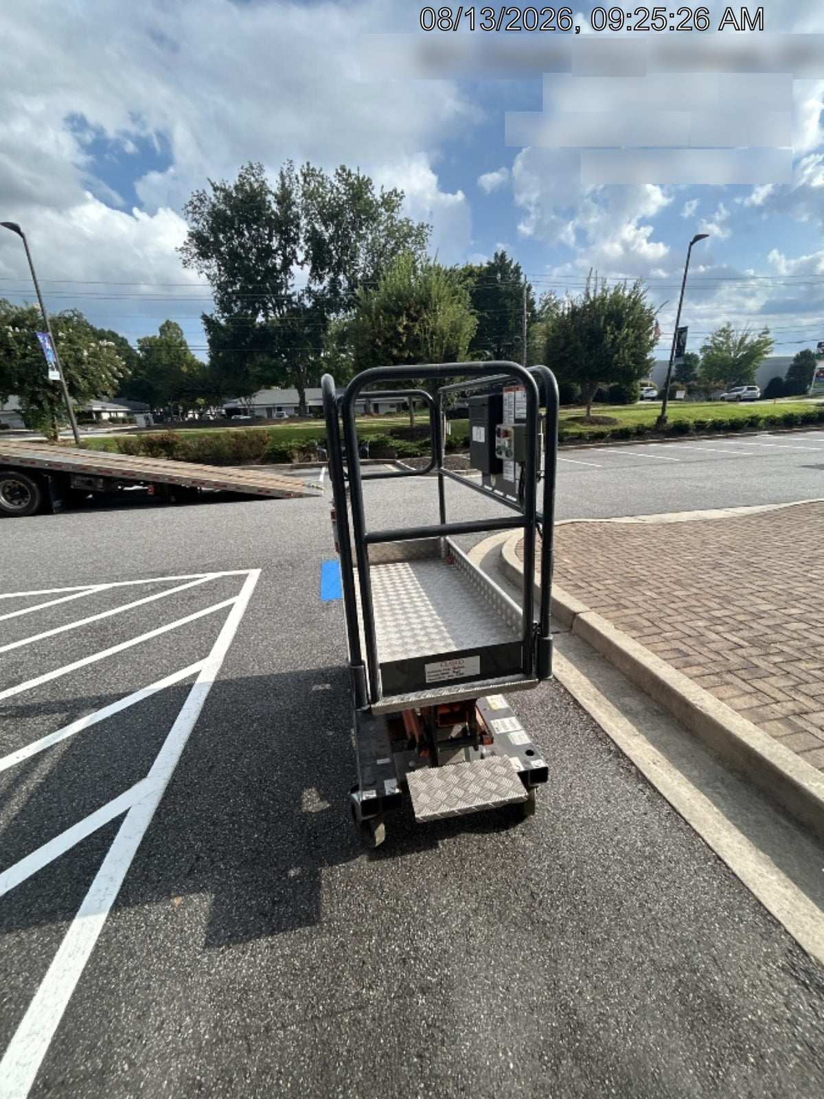 2023 JLG 1030P