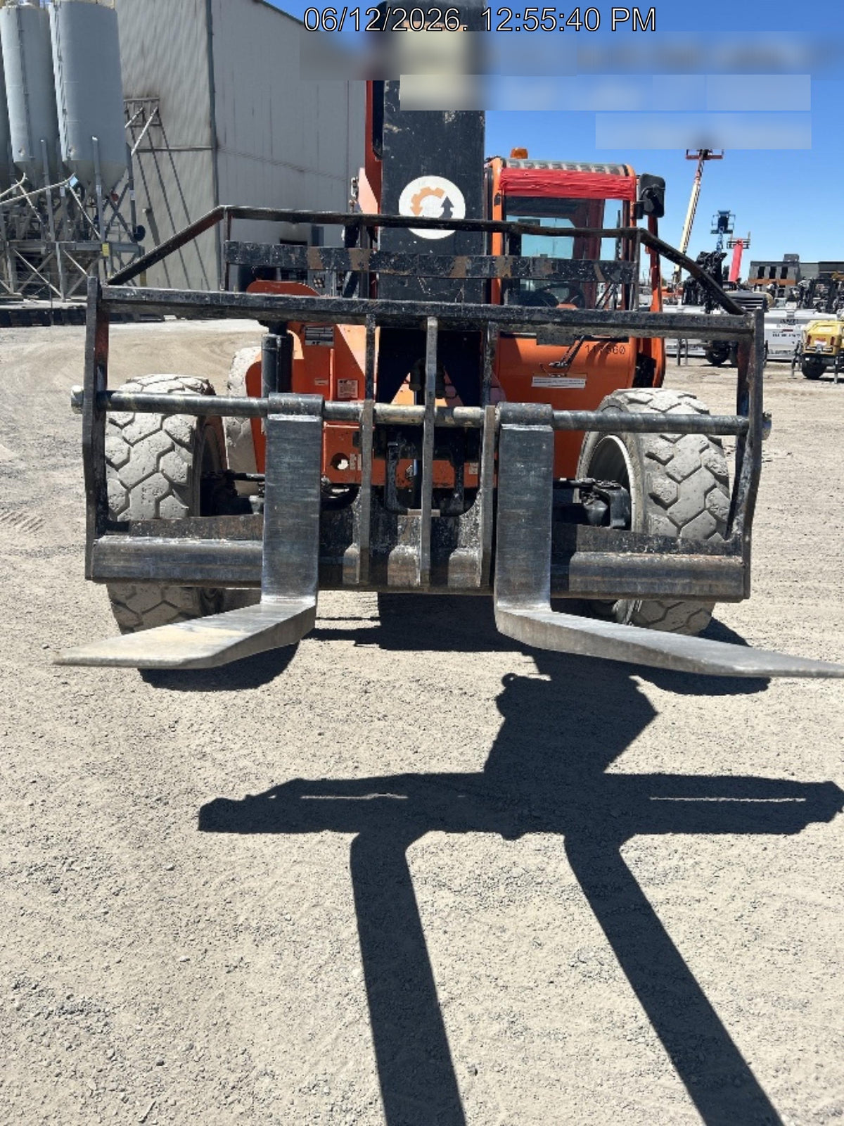 2020 SKYTRAK 8042