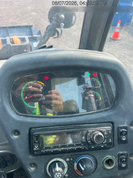 2022 Case 221F Cab/Heat/Air, CWK, Hydraulic Coupler, LED Worklights