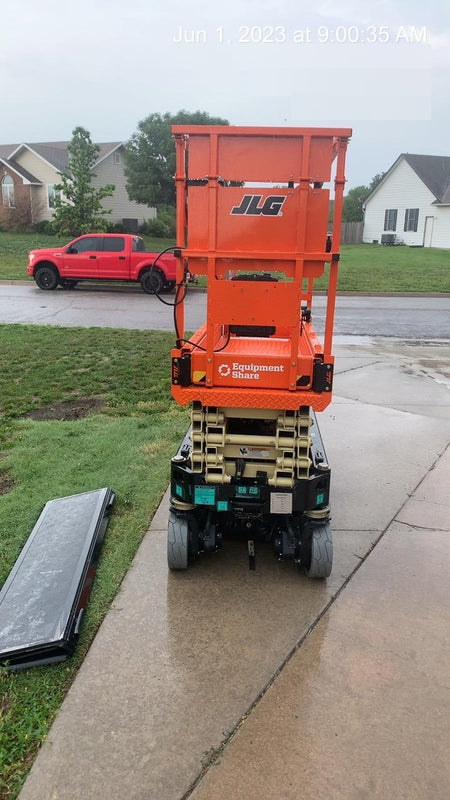 2023 JLG ES1932