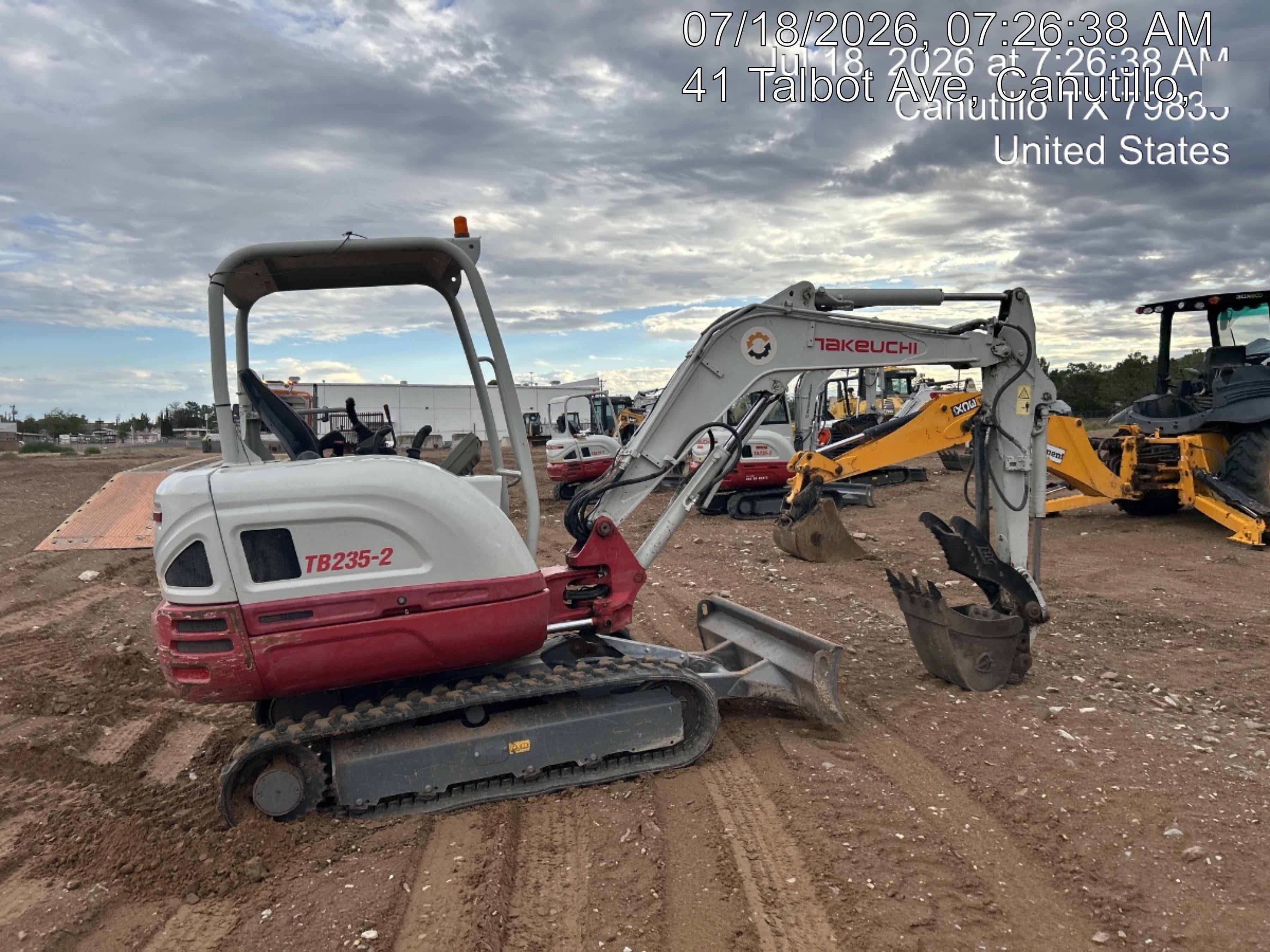 2020 TAKEUCHI TB235-2R