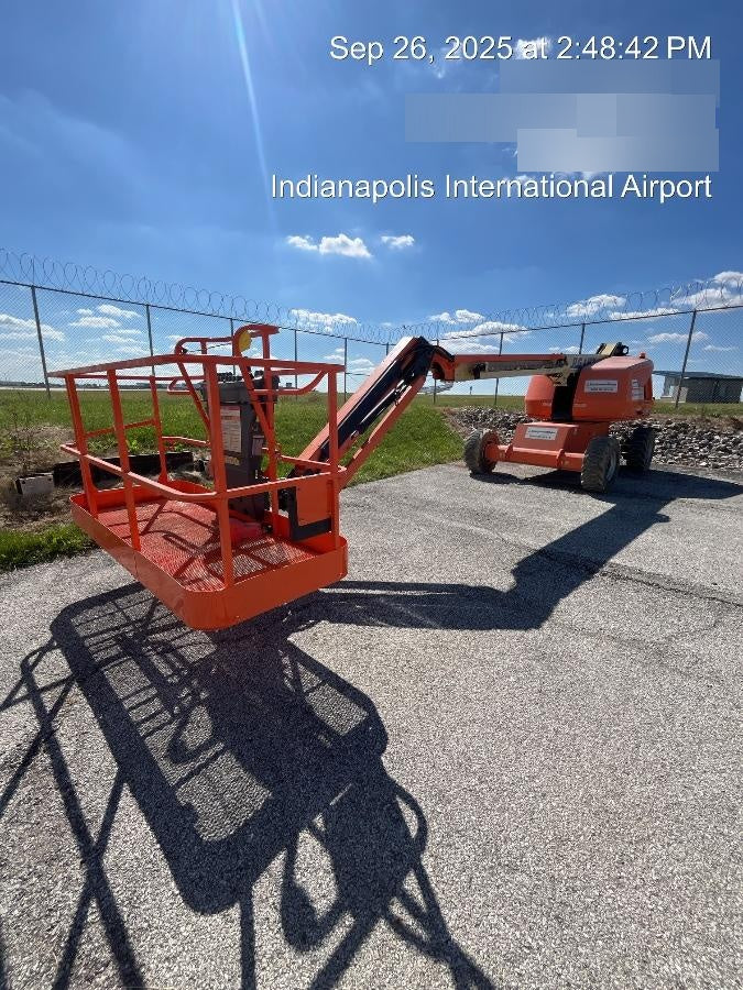 2019 JLG 460SJ