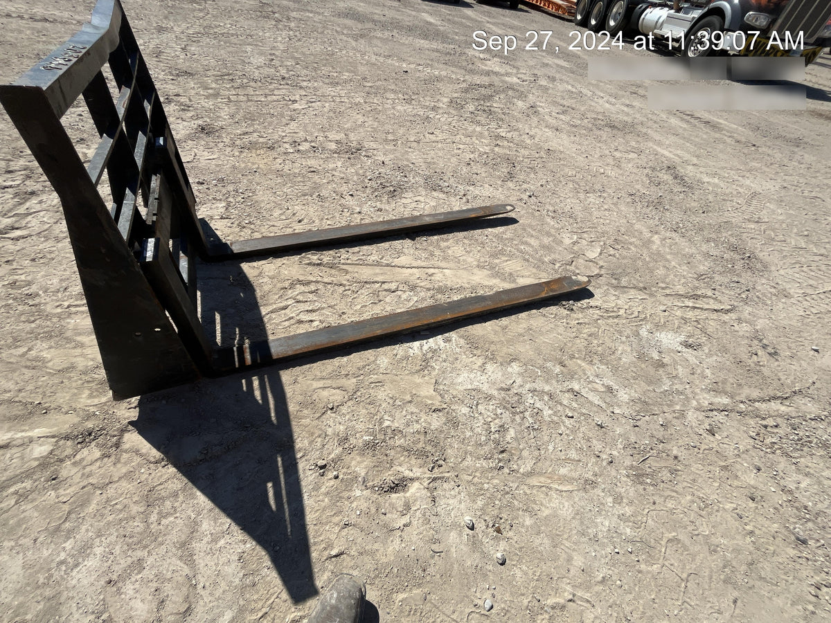 2022 ARROW MATERIAL HANDLING 60" Pallet Forks - Arrow