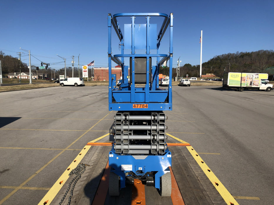 2019 Genie GS-3232 Folding rails with half height swing gate