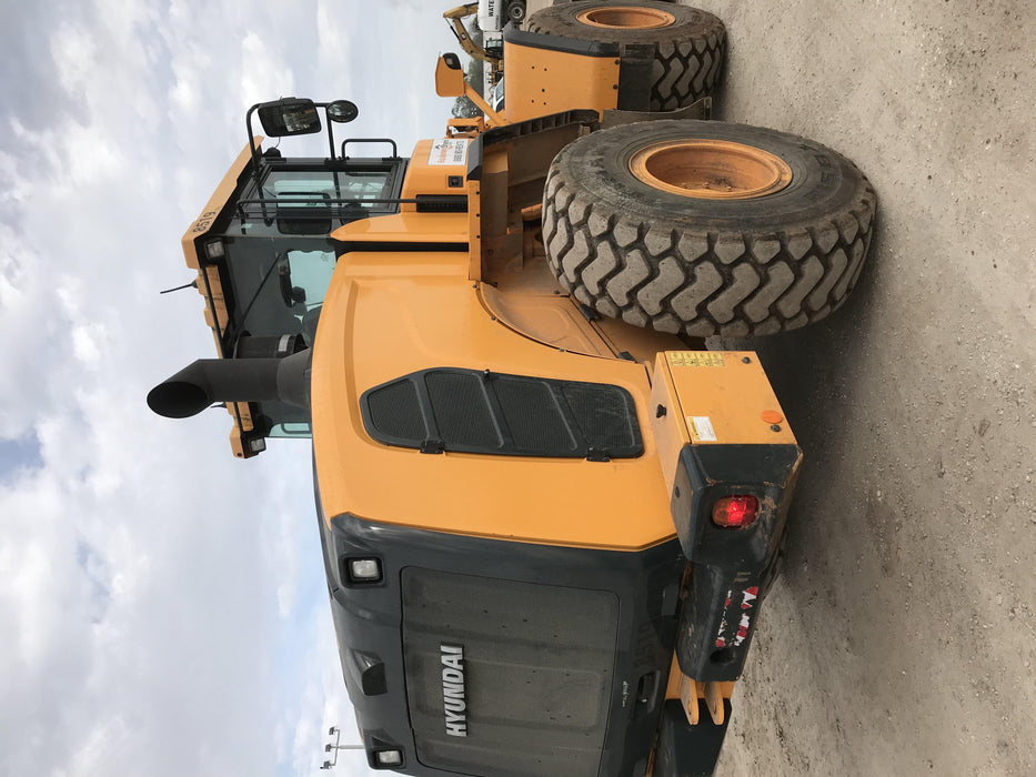 2018 Hyundai HL940 HL 940 Wheel loader, Werk Brau JRB quick coupler, 2.5 yd bucket, and Forks