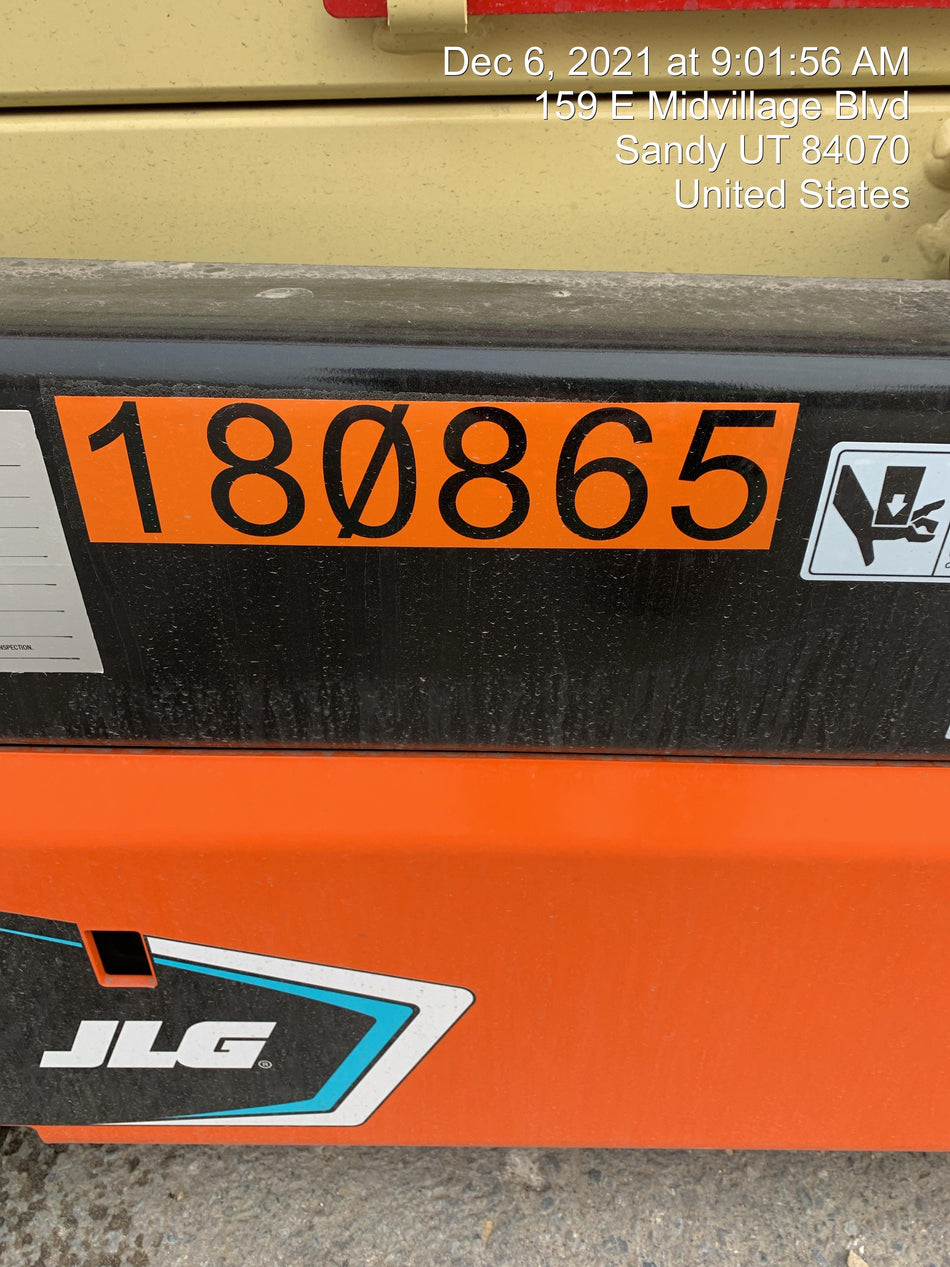 2021 JLG ES1932