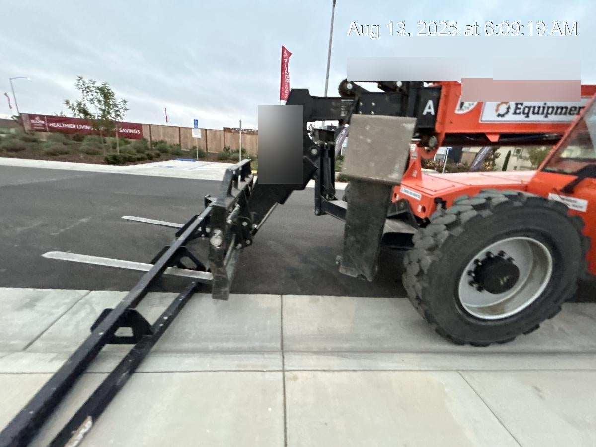 2024 JLG 1001275853