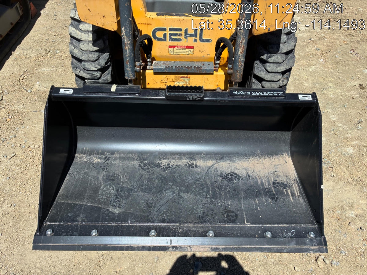 2016 GEHL R135