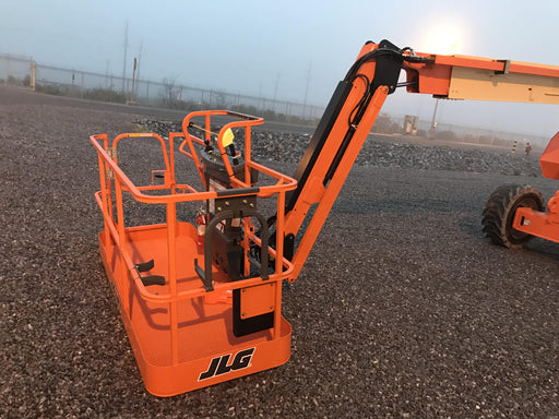 2019 JLG 800AJ