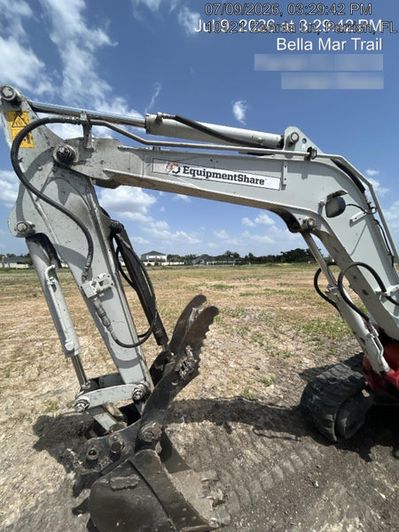 2022 TAKEUCHI TB235-2R