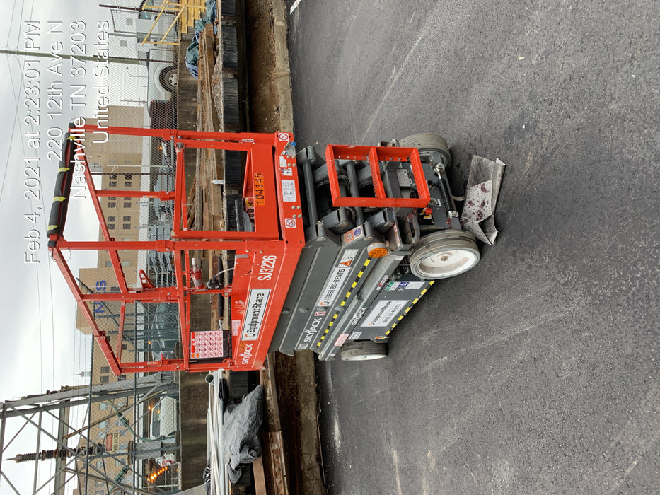 2020 Skyjack SJIII-3226 Solid NM Tires, Half height spring hinged entry gate, Dual Beacons