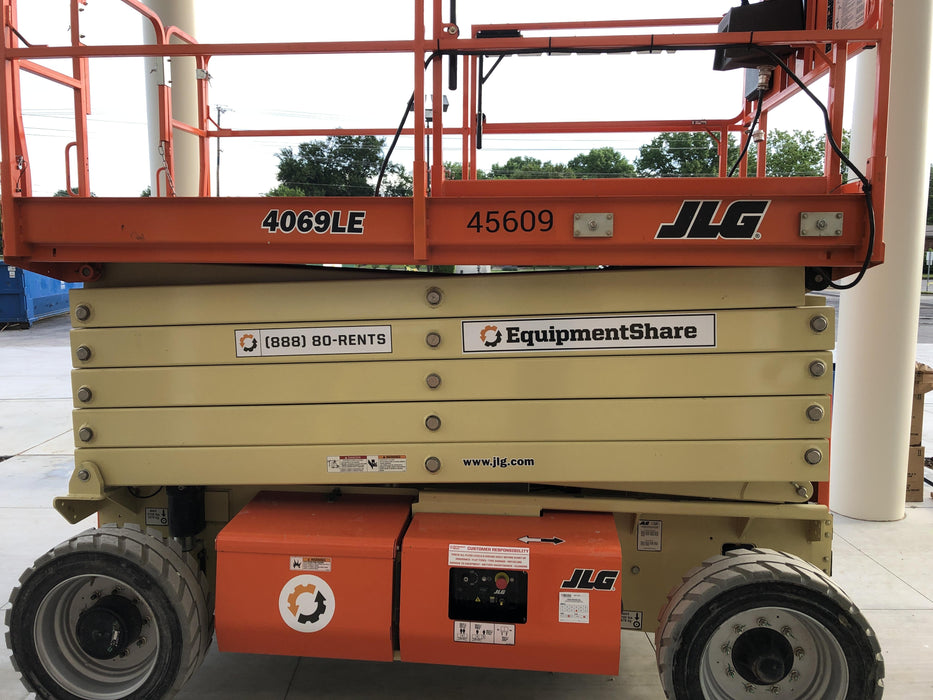 2019 JLG 4069LE