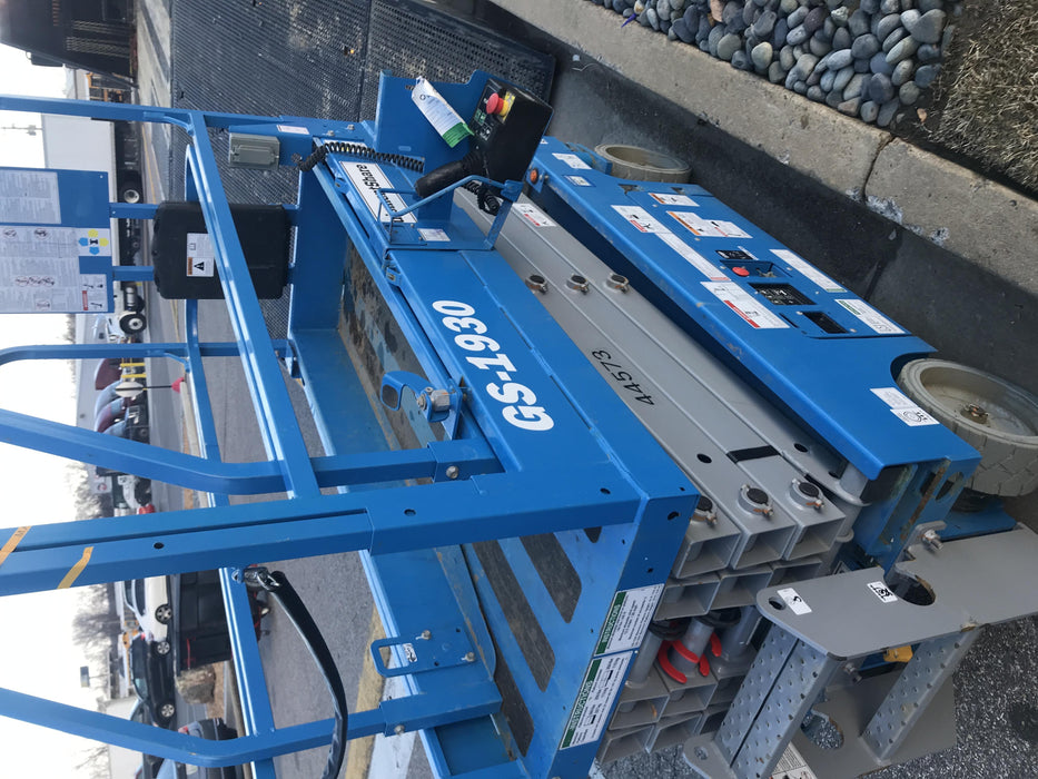2019 Genie GS-1930 Fixed rails with chain Entry