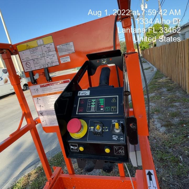 2022 JLG ES1932