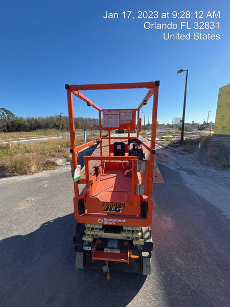 2022 JLG ES1330L