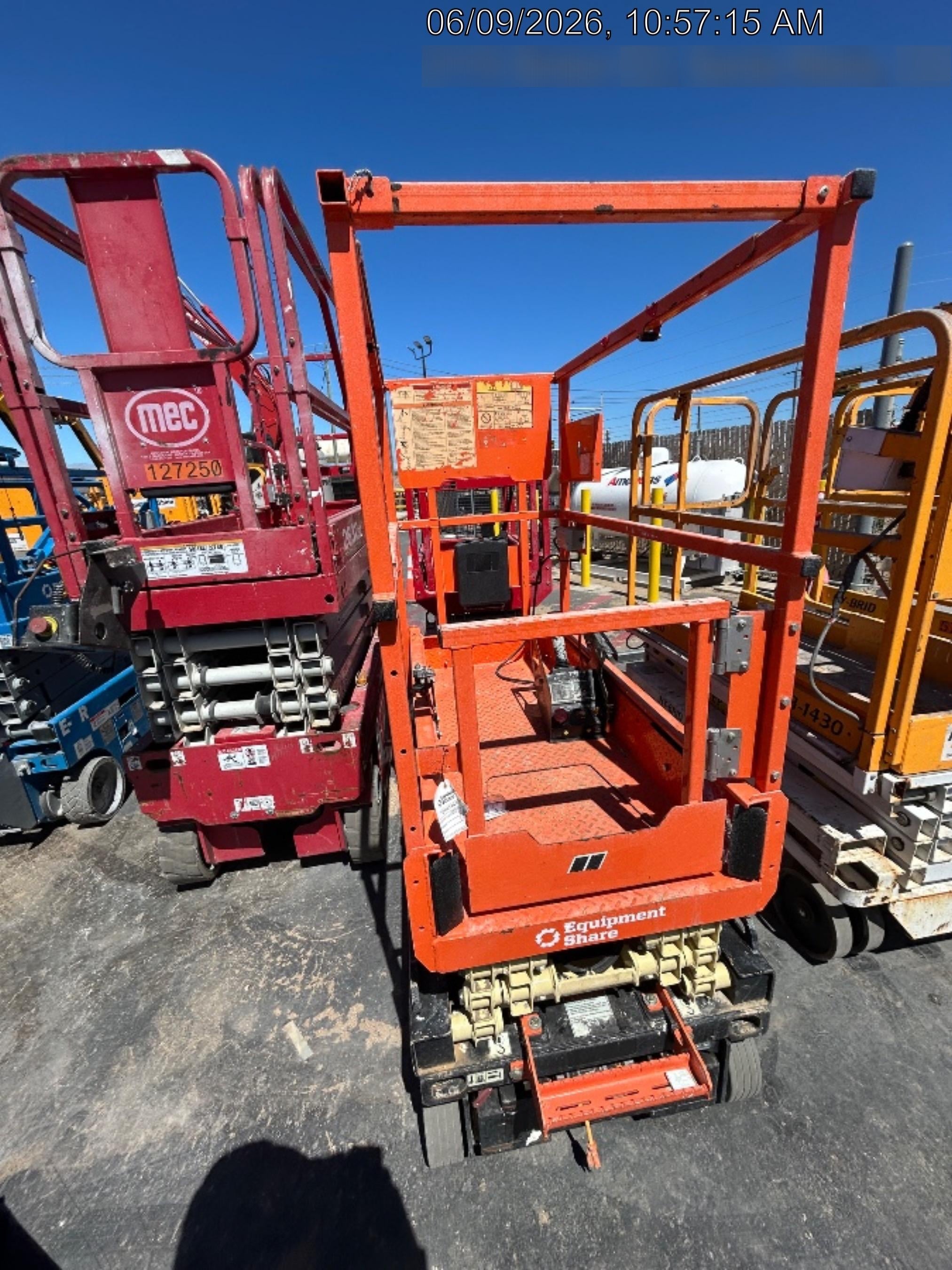 2022 JLG ES1330L