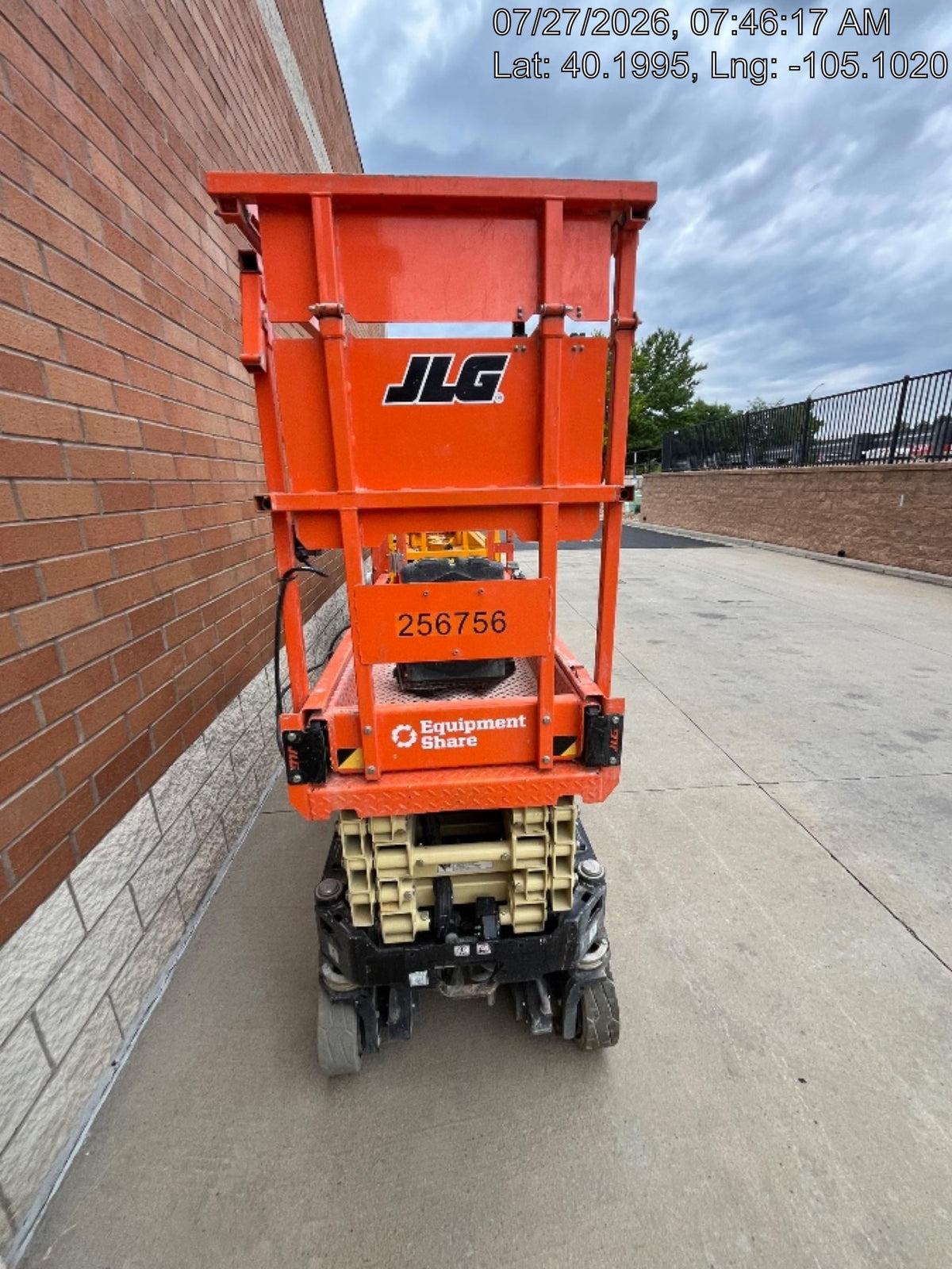 2022 JLG ES1932