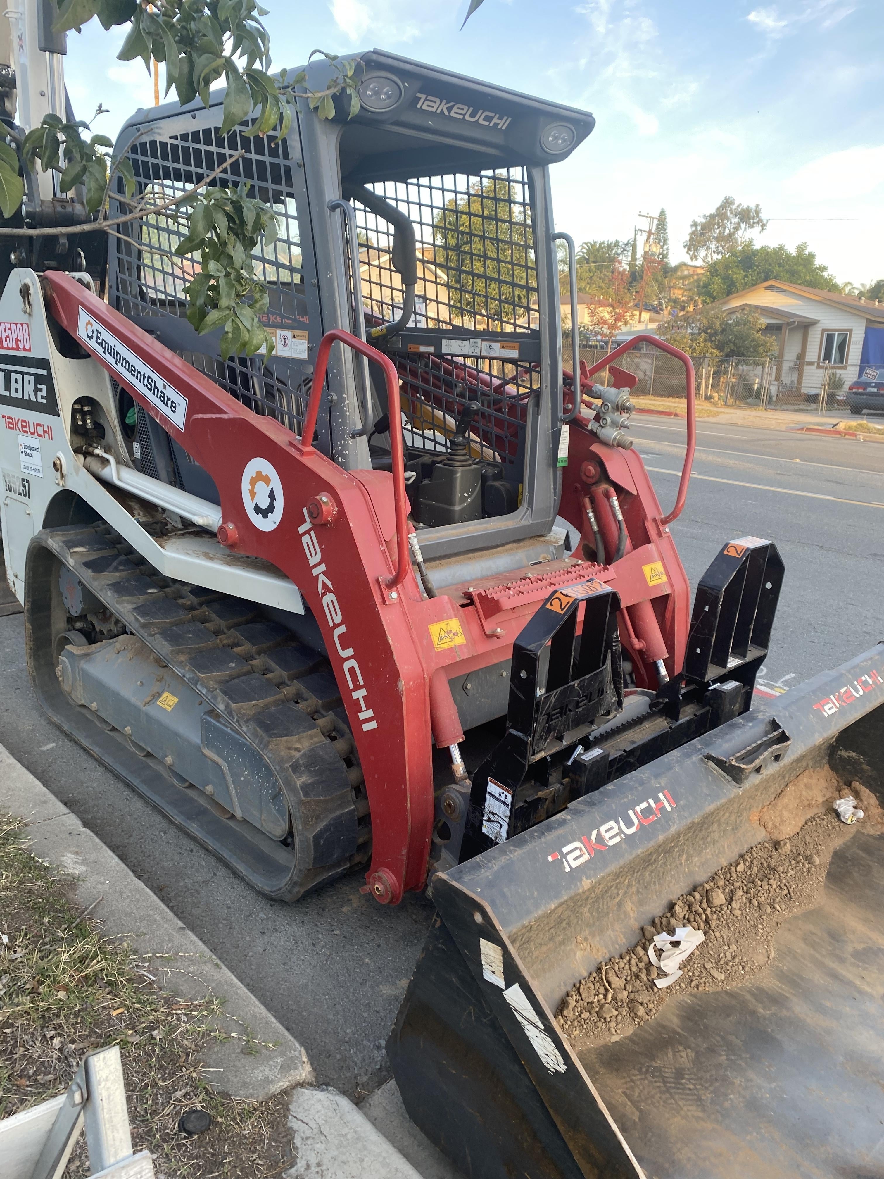 2022 TAKEUCHI 48" Pallet Forks - Takeuchi