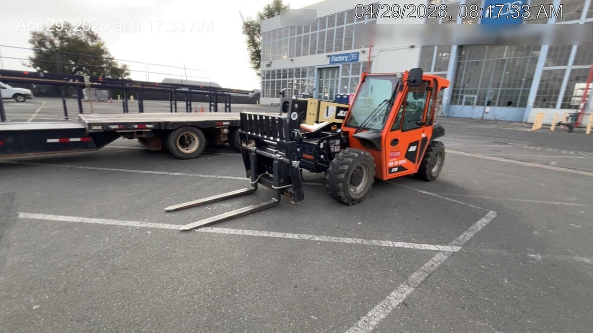 2025 JLG 519