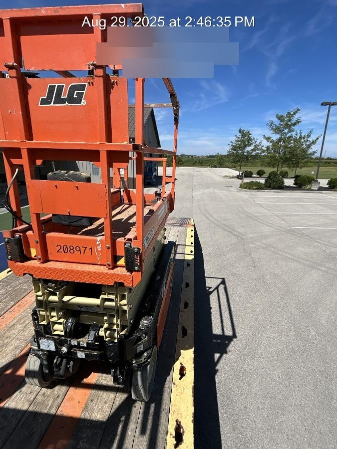 2022 JLG ES1932
