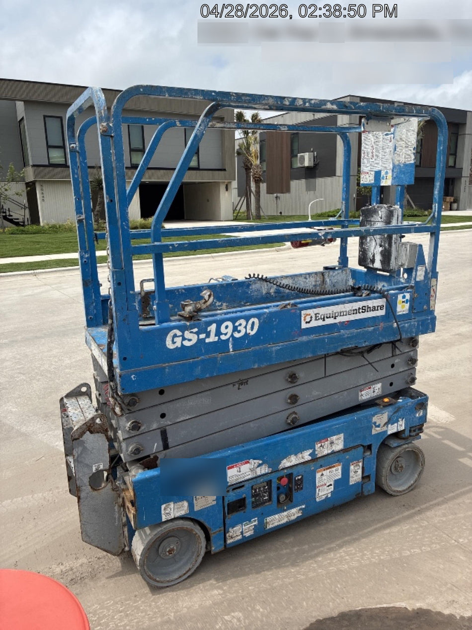 2019 Genie GS-1930 Fixed rails with chain Entry