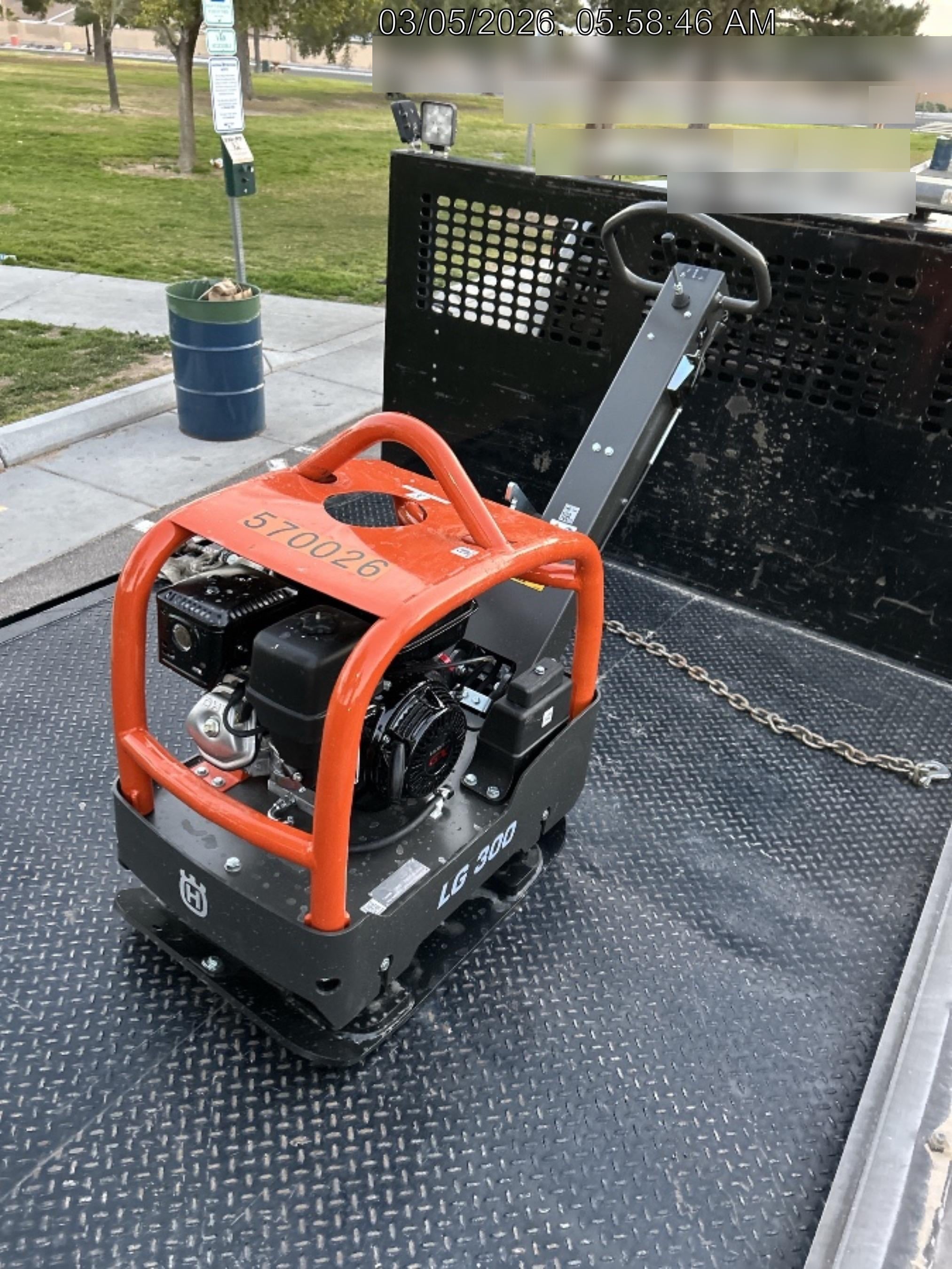 2025 HUSQVARNA LG300