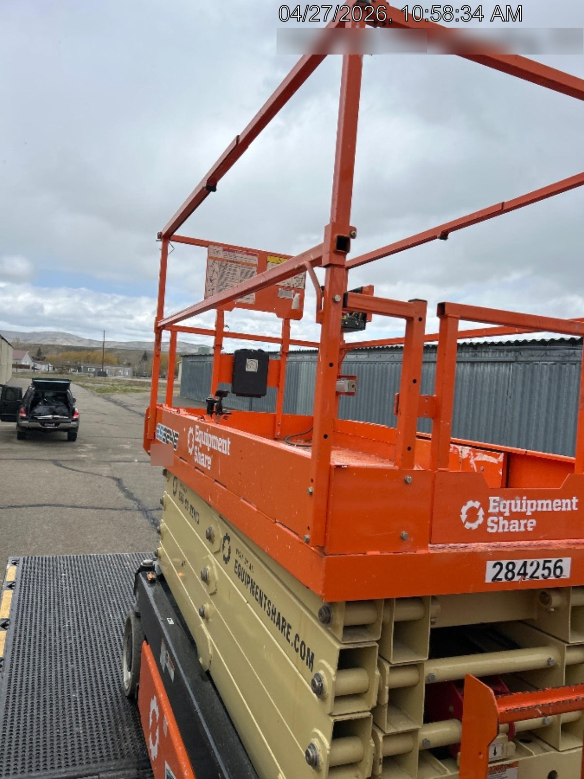 2022 JLG ES3246