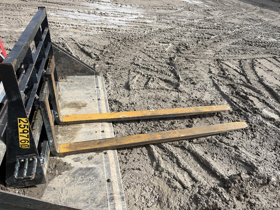 2022 ARROW MATERIAL HANDLING 72" Pallet Forks - Arrow