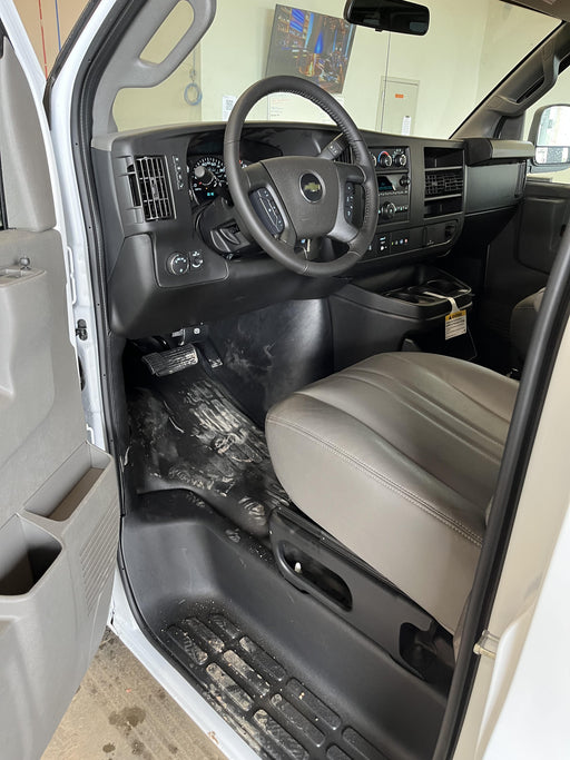 2023 CHEVROLET Express Van - Rental