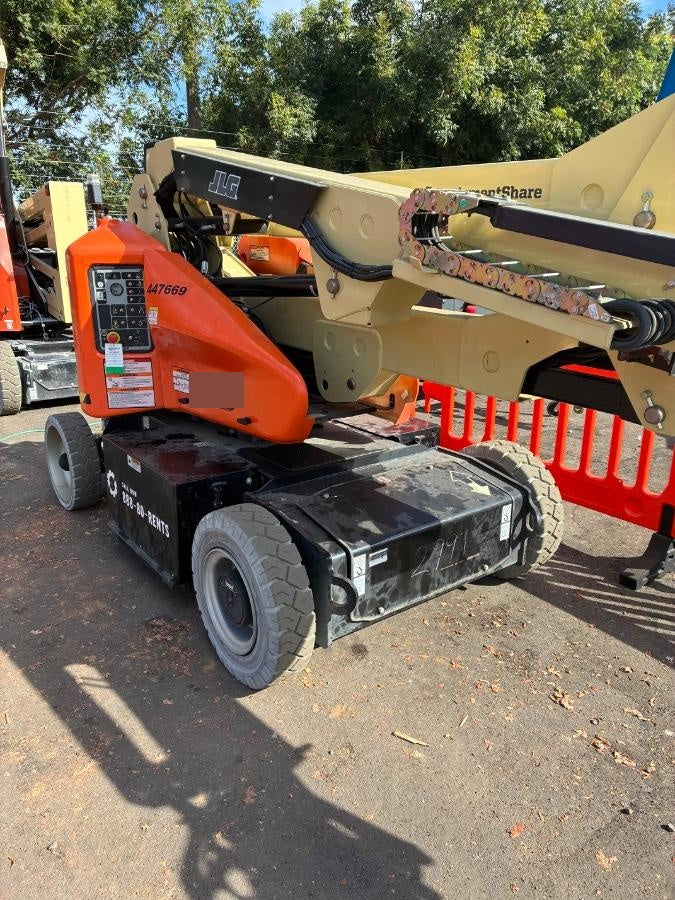 2024 JLG E400AJP Narrow