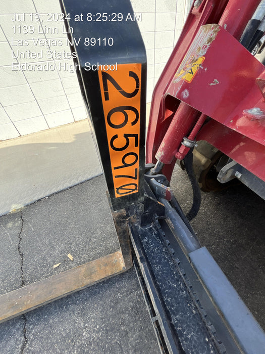 2021 TAKEUCHI 48" Pallet Forks - Takeuchi