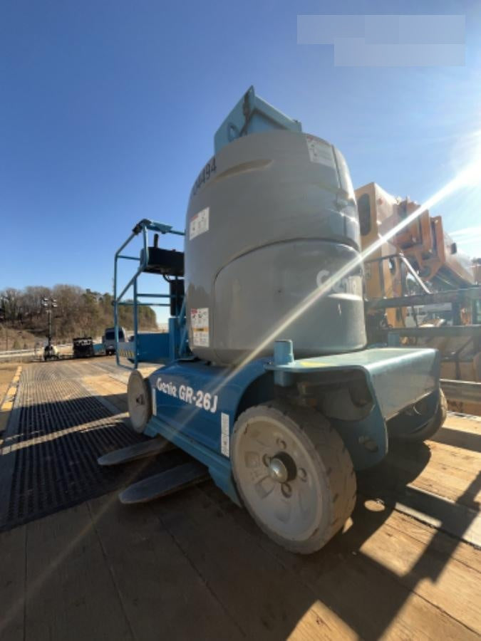 2020 GENIE GR-26J