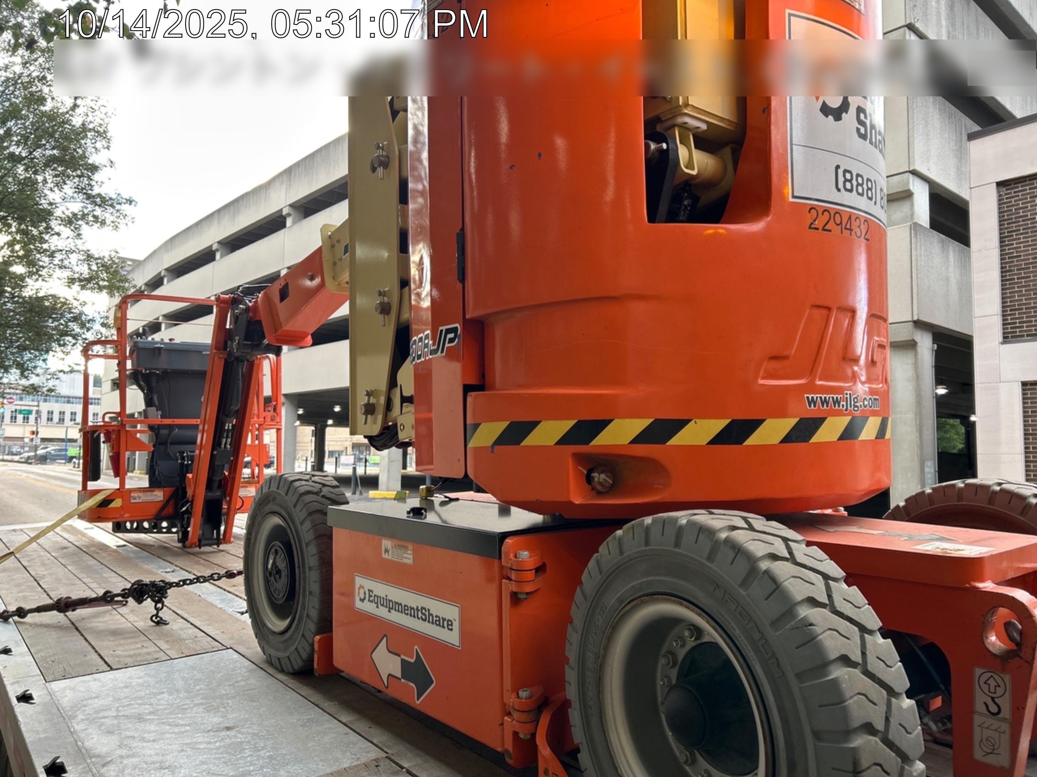 2022 JLG E300AJP