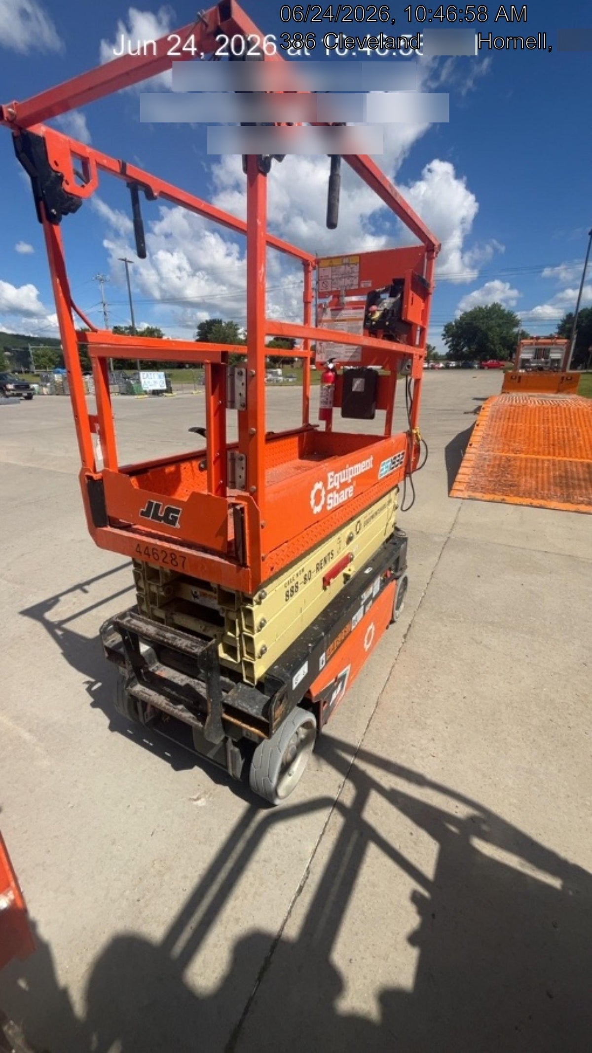 2024 JLG ES1932
