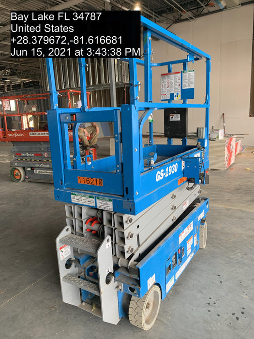 2020 Genie GS-1930 Solid Non Marking Tires, Beacon, Folding rails with half height swing gate