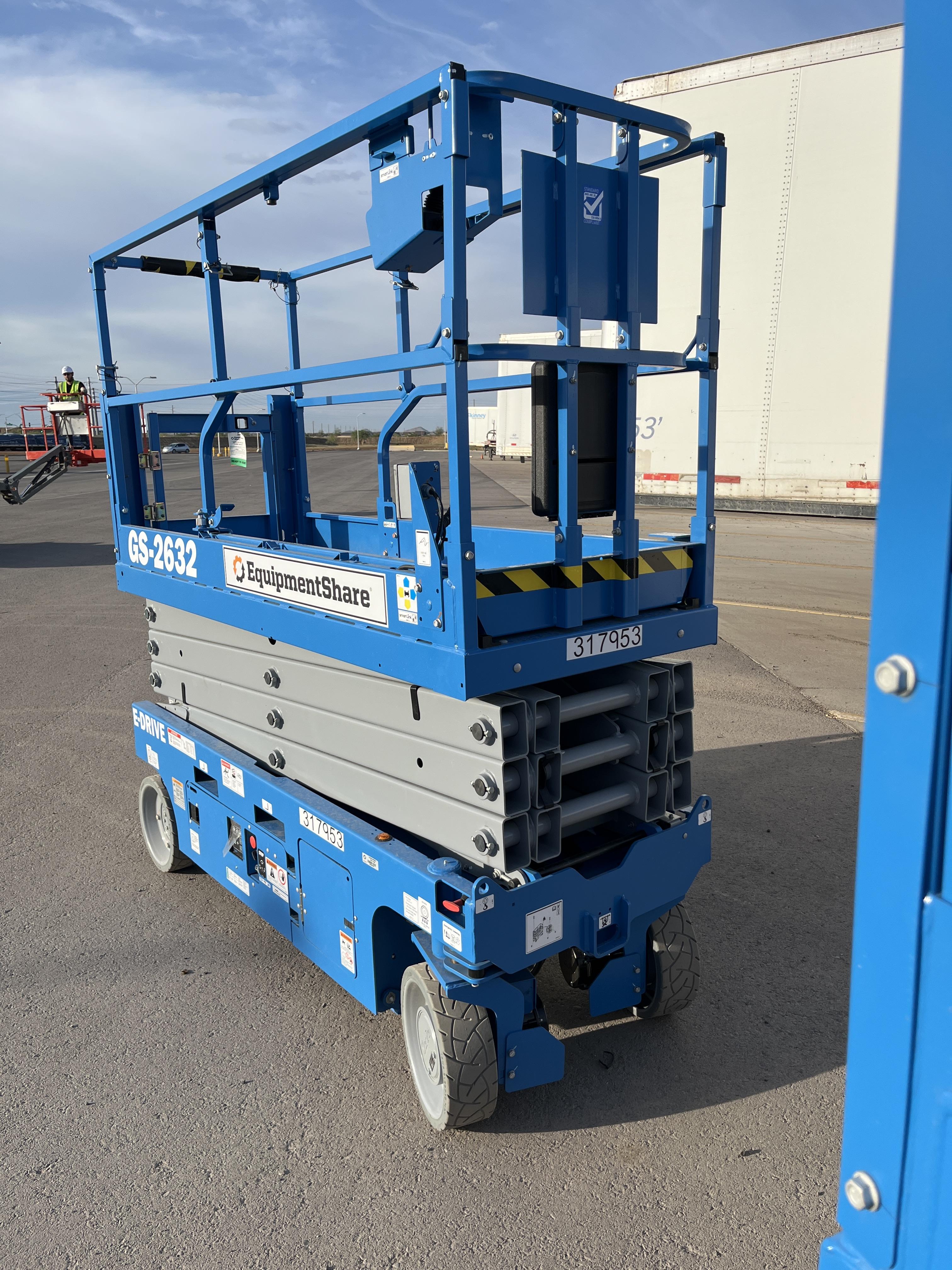 2023 GENIE GS-2632