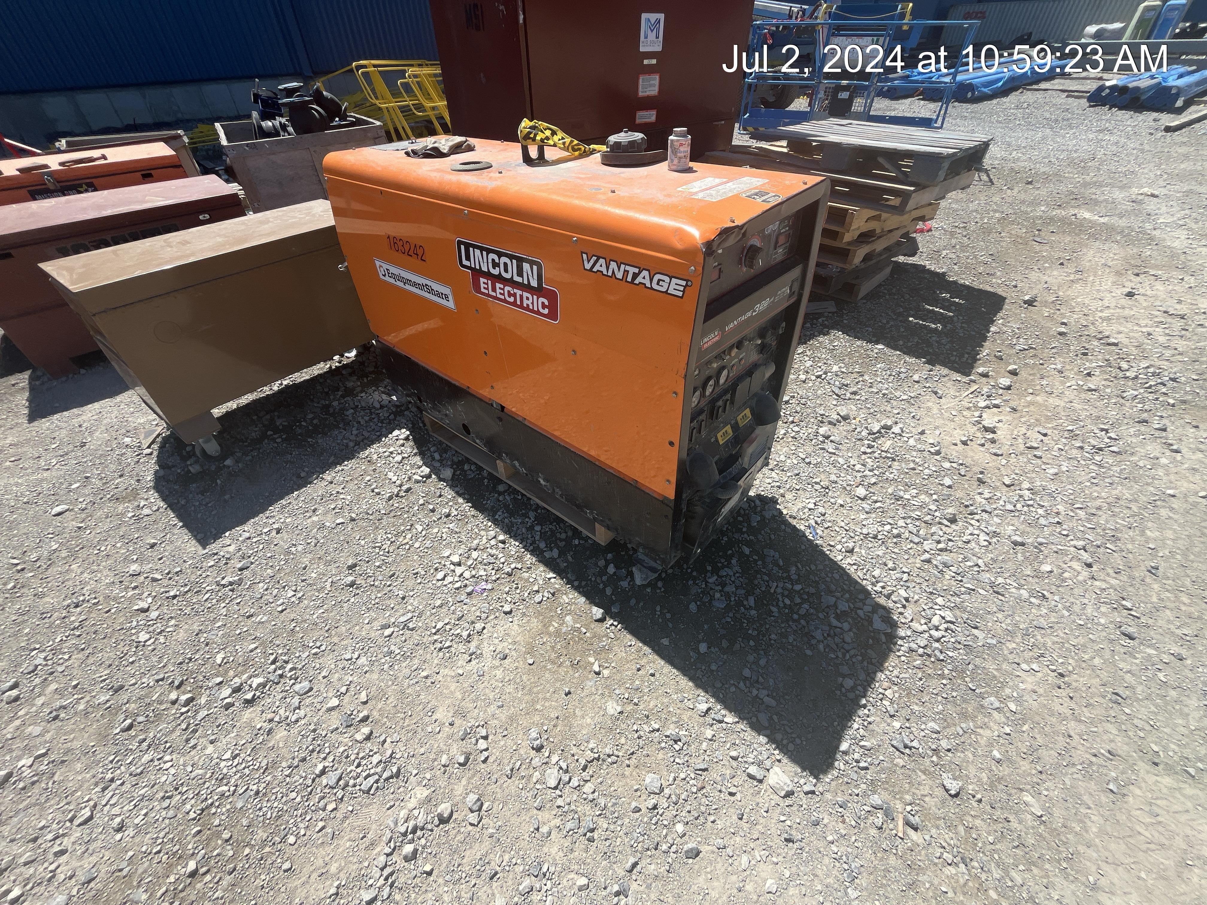 2021 Lincoln Electric Vantage 322 Vantage 322 Ready Pak 3 w/ Decals, ORANGE (includes trailer, cable rack, fender light kit) NO Telematics