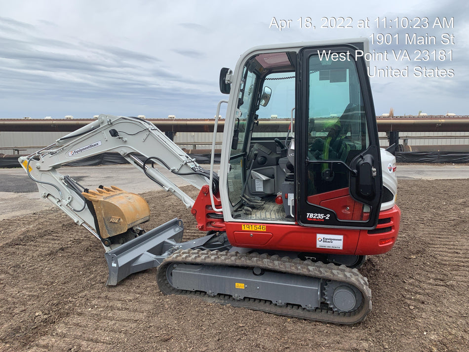 2021 TAKEUCHI TB235-2CR