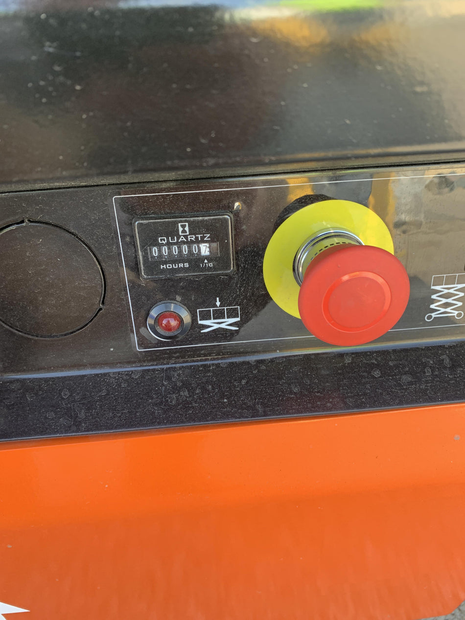 2022 JLG ES1932