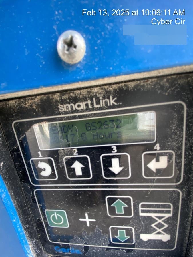 2019 Genie GS-2632 Folding rails with half height swing gate