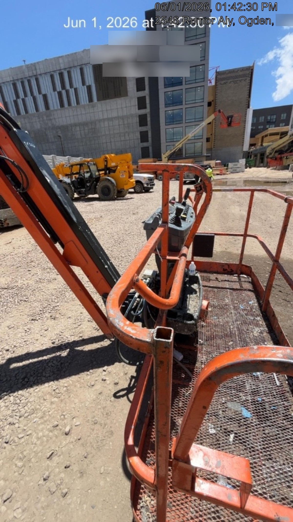 2020 JLG 660SJ