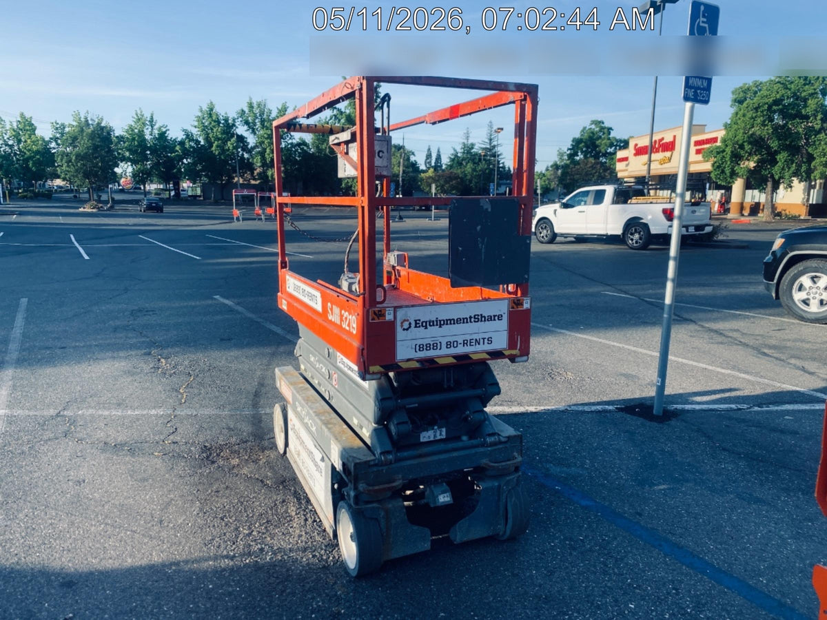 2022 JLG ES1932