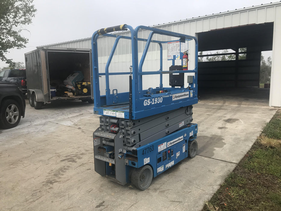 2019 Genie GS-1930 Fixed Rails with Chain Entry