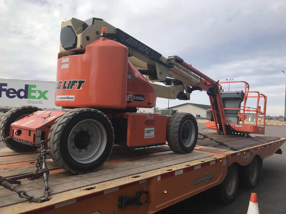 2019 JLG E450AJ